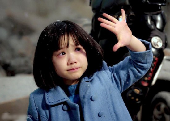 Mana-chan, cô bé đang gây sốt với clip quên người yêu cũ đi, vì vẫn còn 3 tỷ 50 triệu đàn ông trên thế giới là ai?